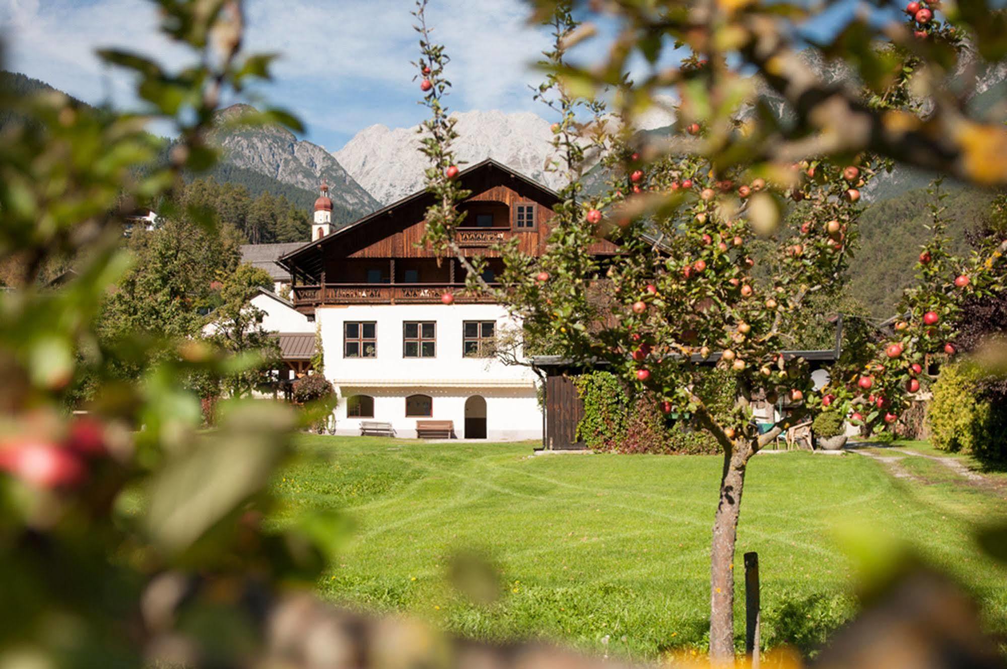 Gasthaus Sonne Tarrenz Exterior foto