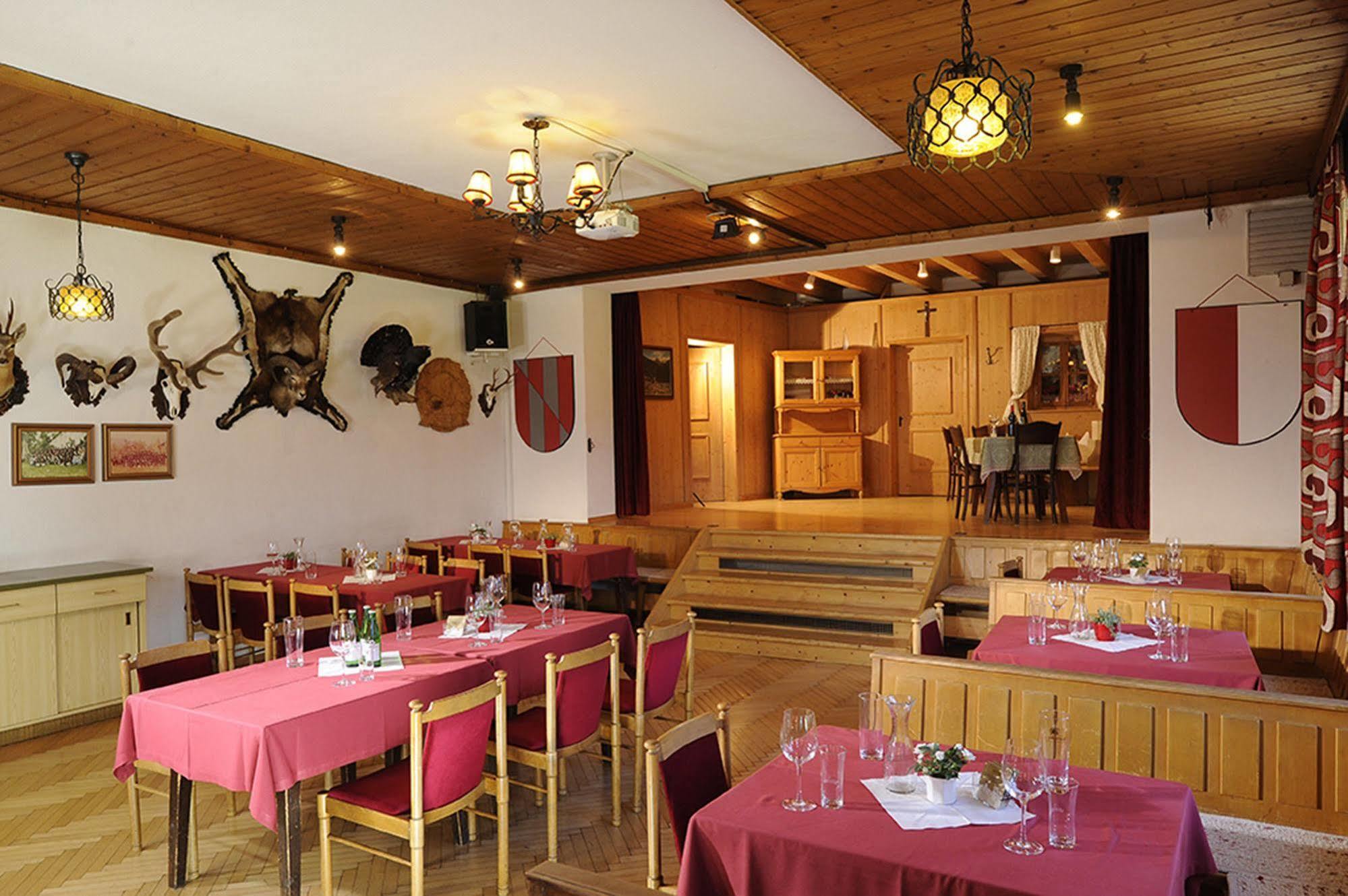 Gasthaus Sonne Tarrenz Exterior foto